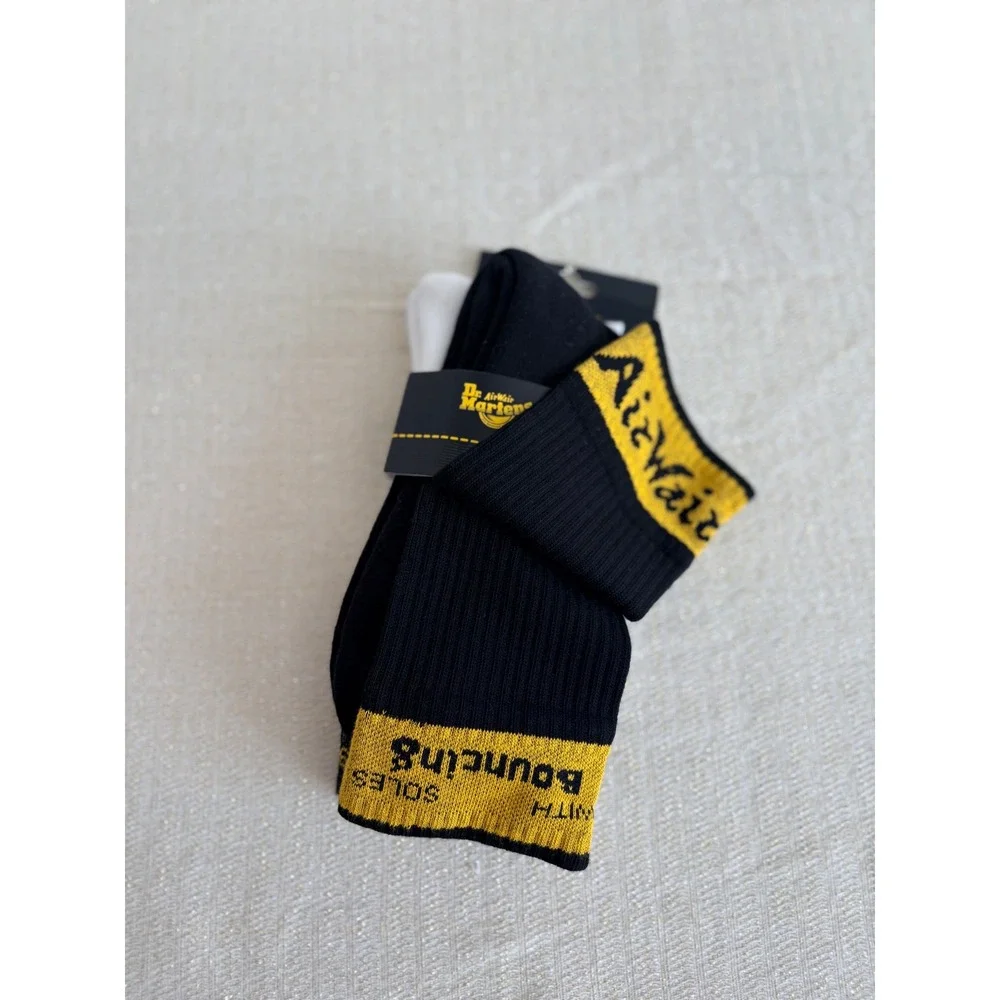 Dr. Martens Crew Socks 2 Pack Small Medium Black White New Logo Ribbed Air wair